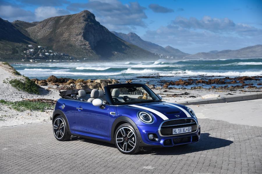  Mini Cooper S Cabrio (F57) 2018 года  (ZA) (фото 10 из 35)